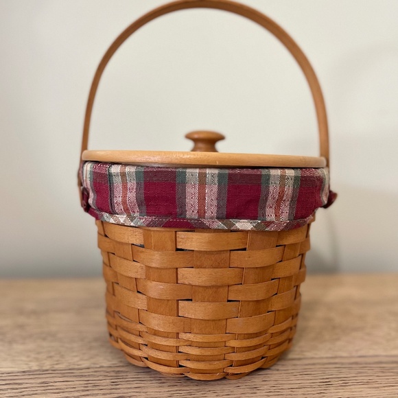Longaberger Medium Fruit Basket - Picture 1 of 4